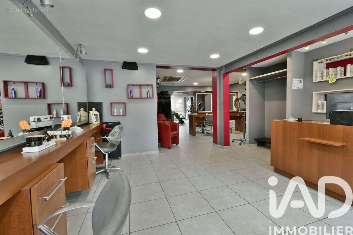 Commerce 95 m² à Saint-Just-En-Chaussee  - photo 3