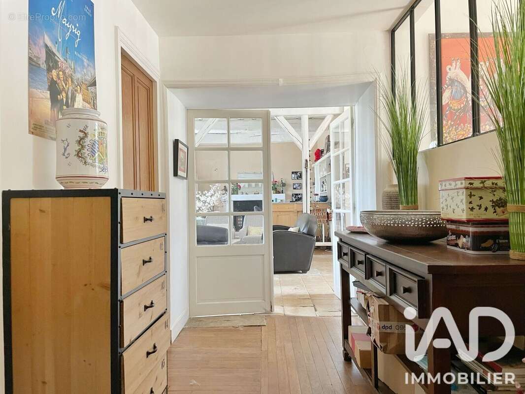 Maison 440 m² à Fontaine-Chaalis  - photo 8