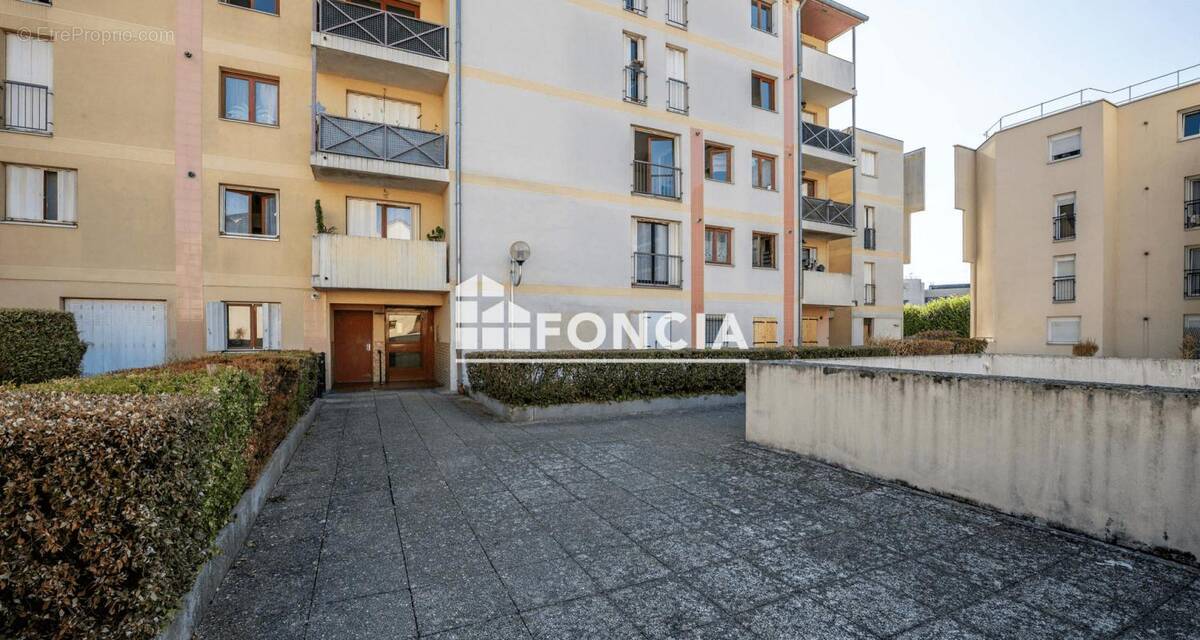 Appartement à CORBEIL-ESSONNES