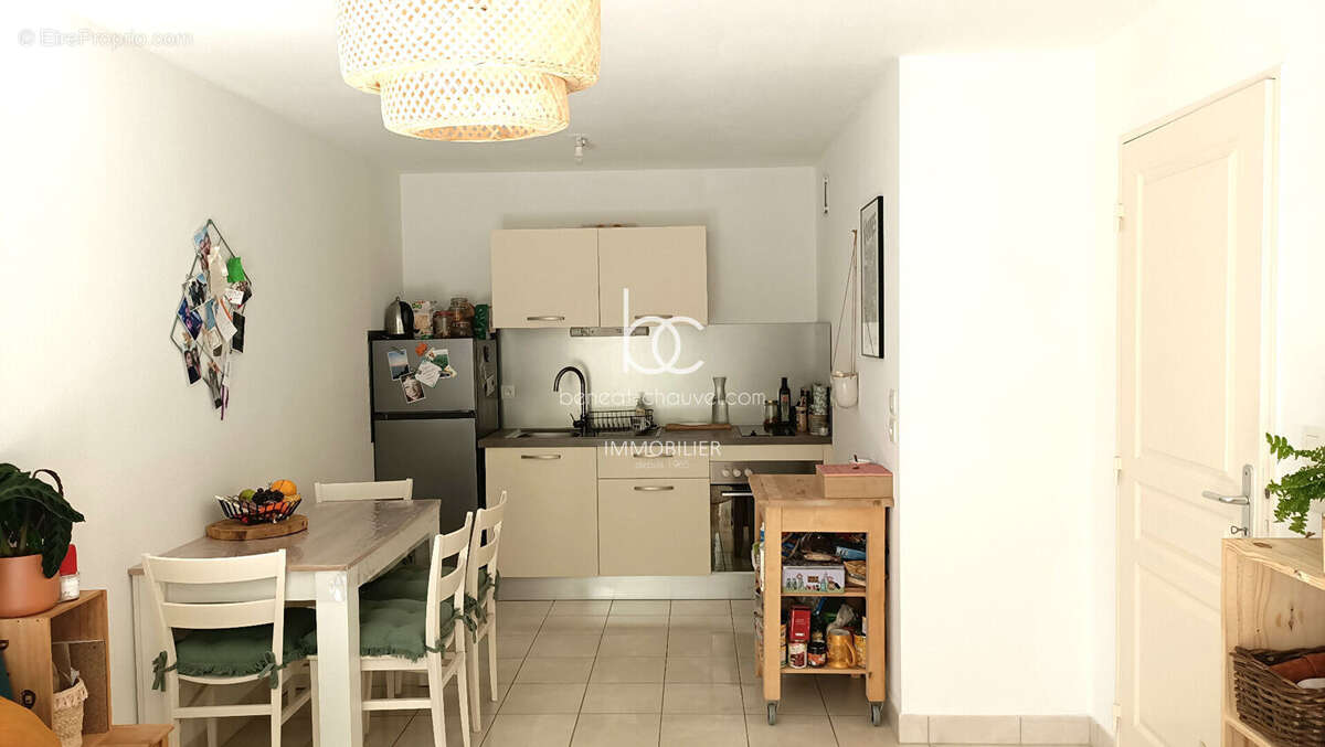 Appartement à SENE
