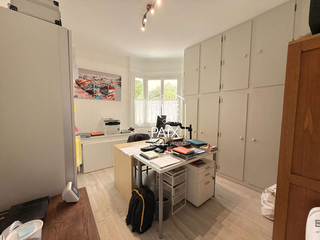 Maison Chatellerault 7 pièce(s) 229 m2 - photo 4