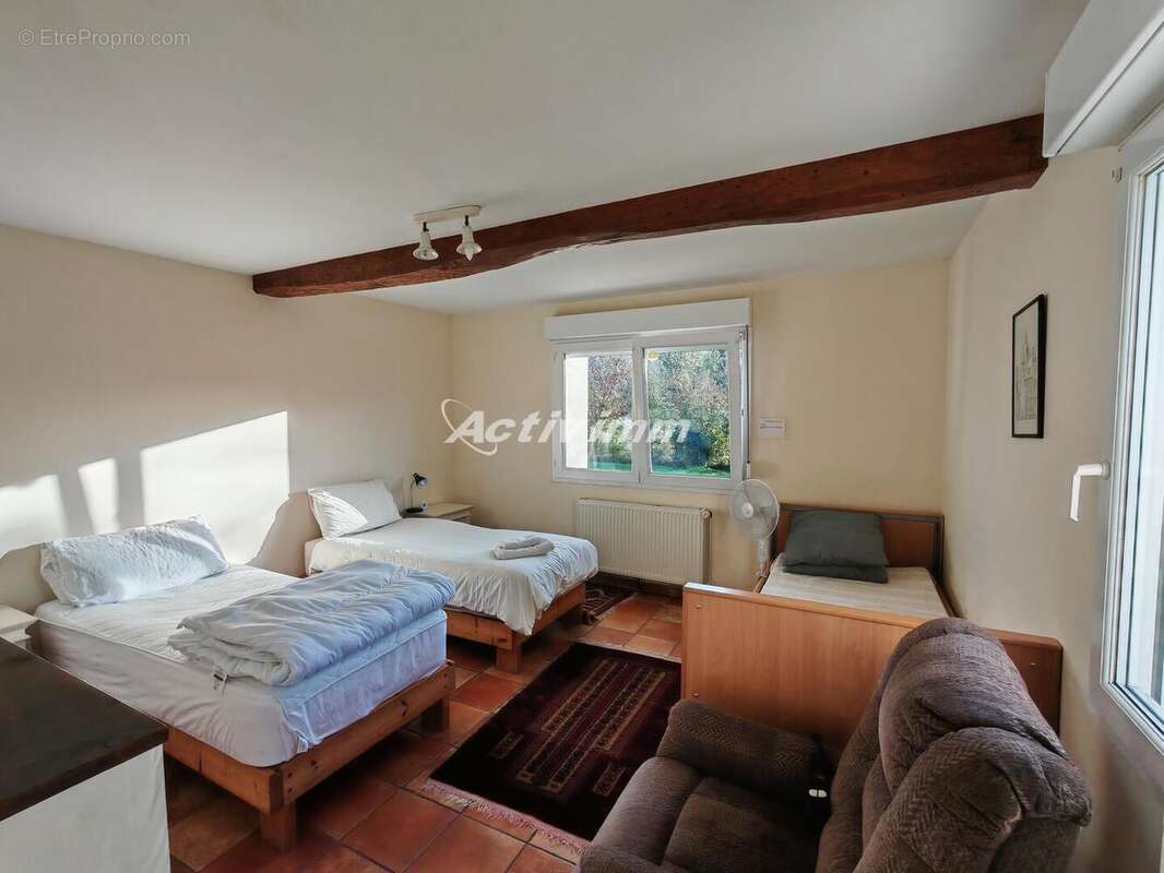 4275 44 - Maison à HESDIN