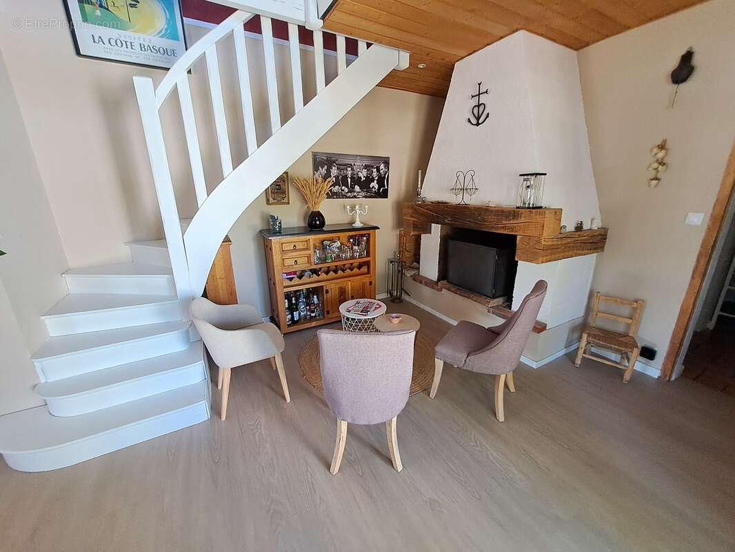Maison à vendre 7 pièces SAINT MEDARD EN JALLES (33) - photo 2