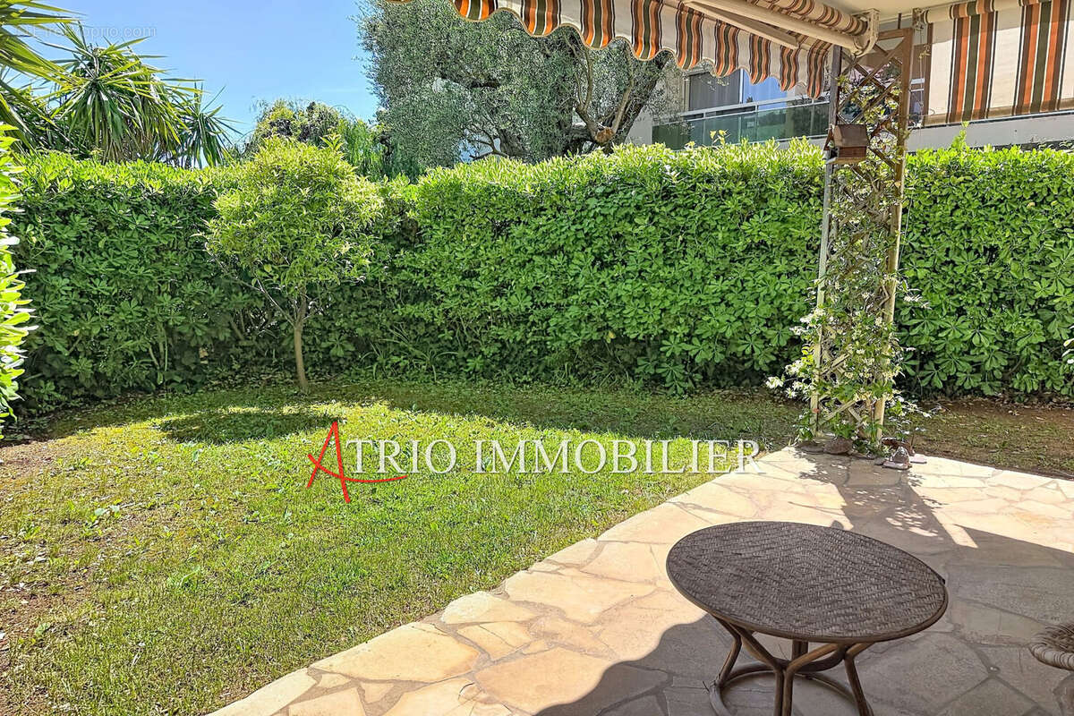 Appartement à SAINT-LAURENT-DU-VAR