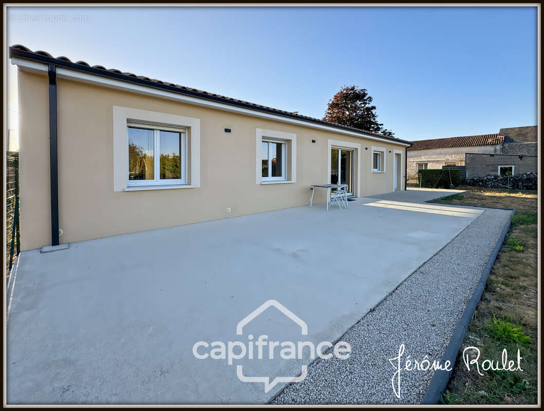 Maison à vendre 4 pièces 3 chambres Terrain 760 m² avec garage VILLIERS (86) - photo 4