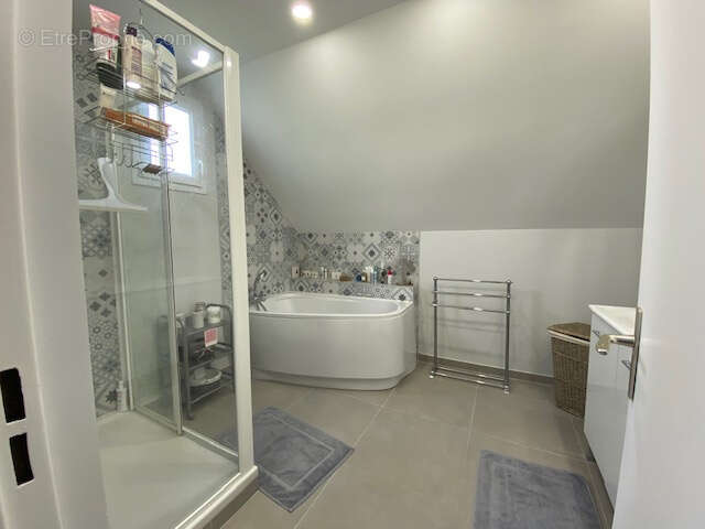 Maison à MONTLIGNON