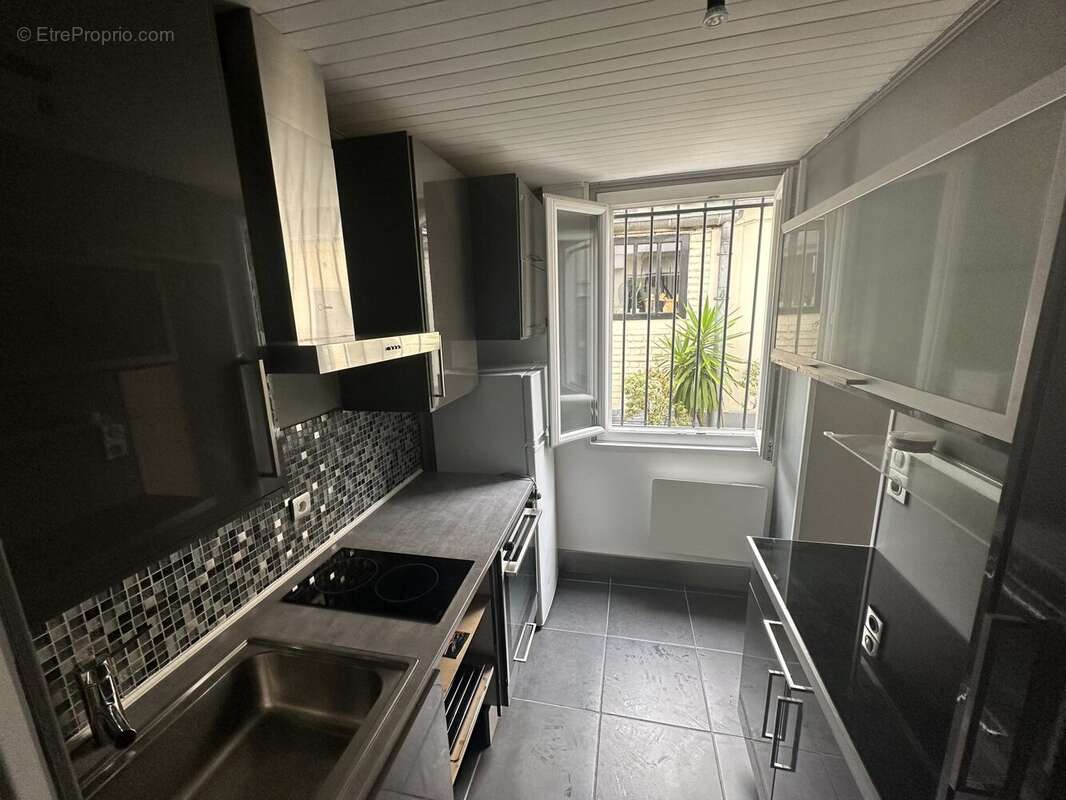 Appartement à PARIS-20E
