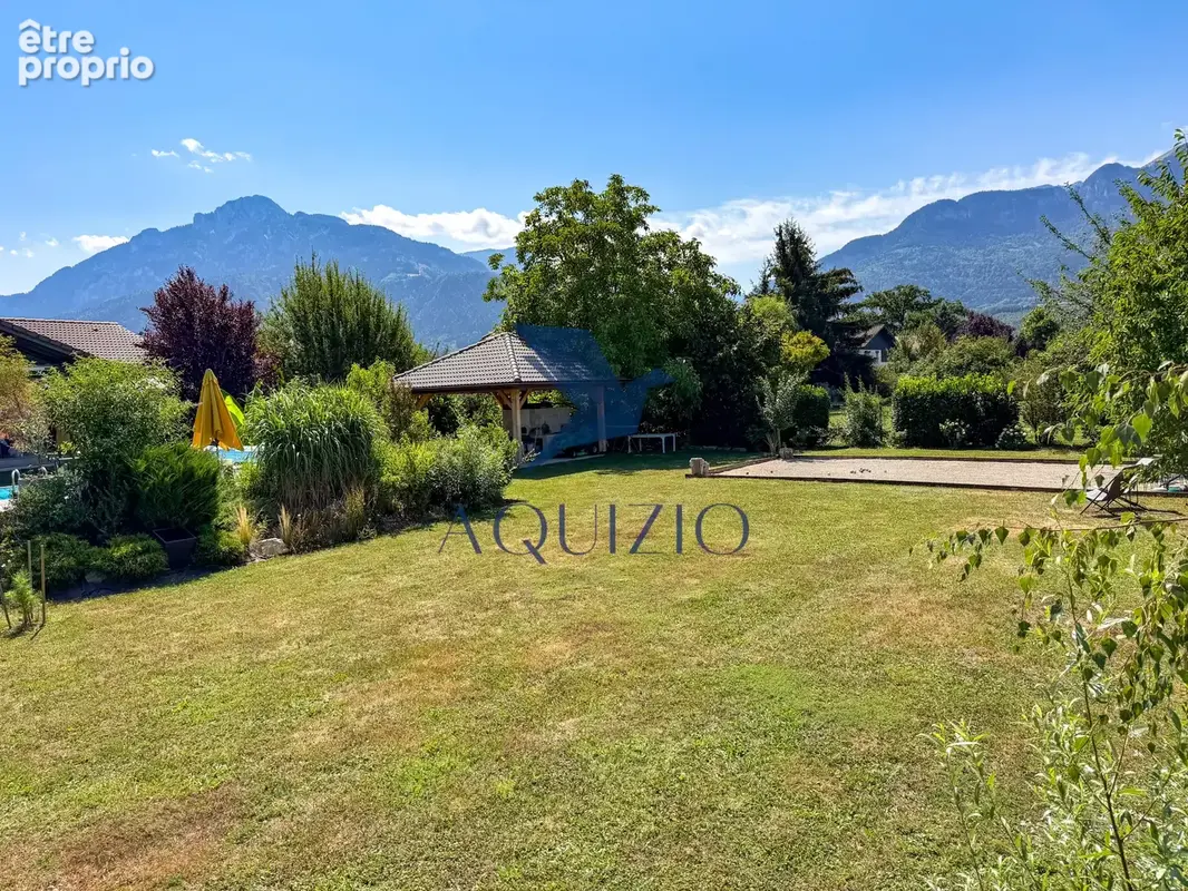 Propriété familiale de 173 m2   Plus de 2 200 m2 de terrain plat, piscine et vue montagnes - photo 22