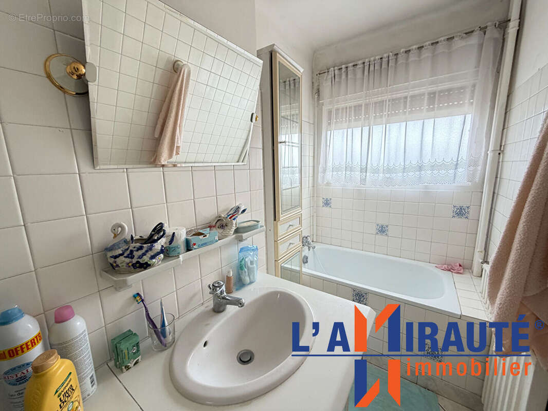 Appartement à SARTROUVILLE