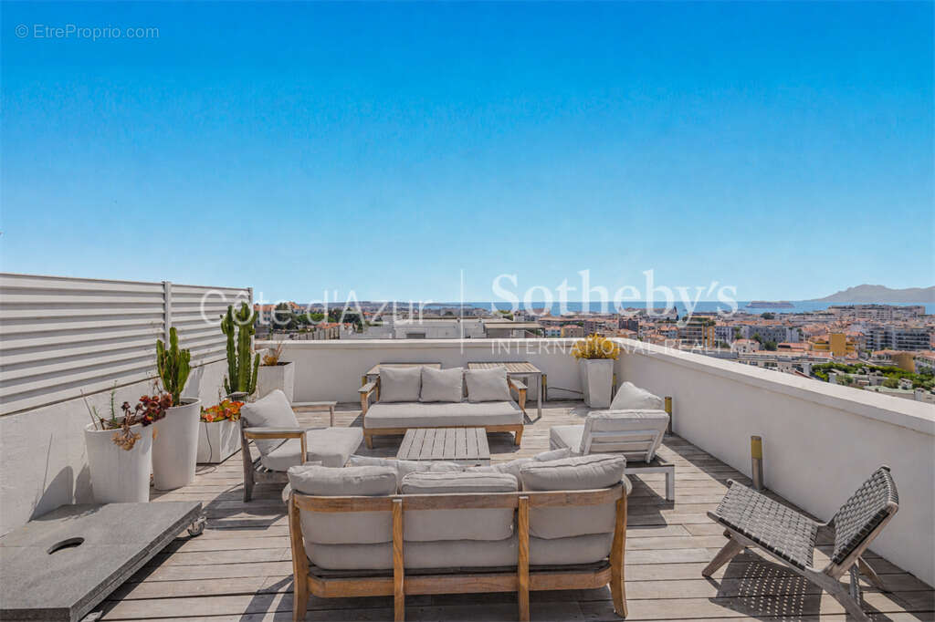 Penthouse duplex avec terrasse de 69 m² et vue mer panoramique à Cannes Montfleury - photo 3