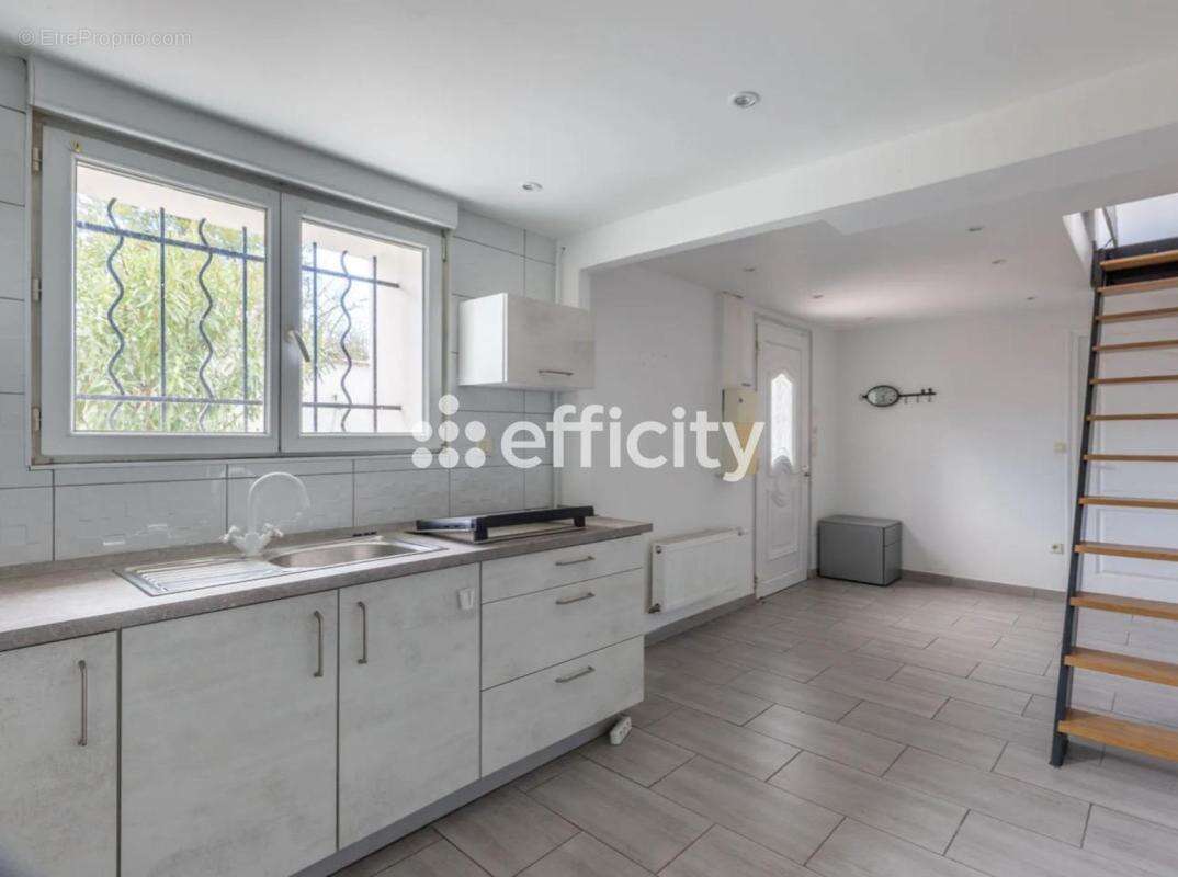 Maison à VAULX-EN-VELIN