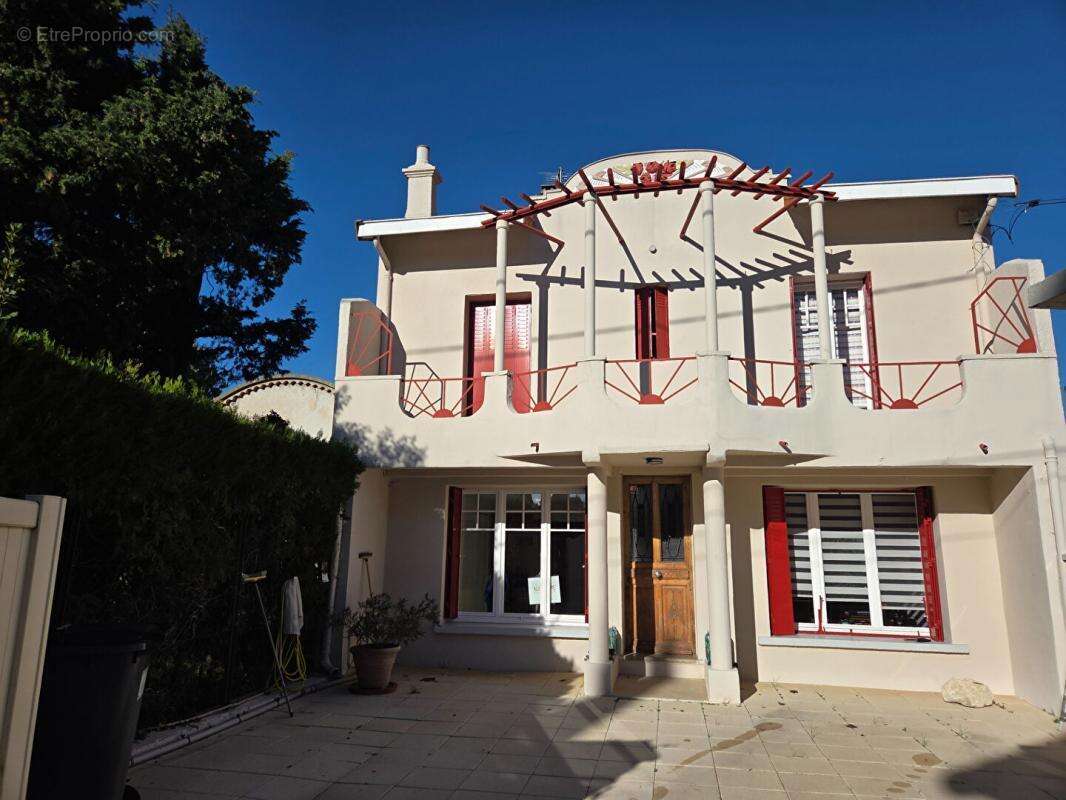 Maison à MONTELIMAR