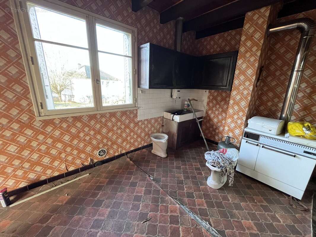 Cuisine - Maison à SAIGNES