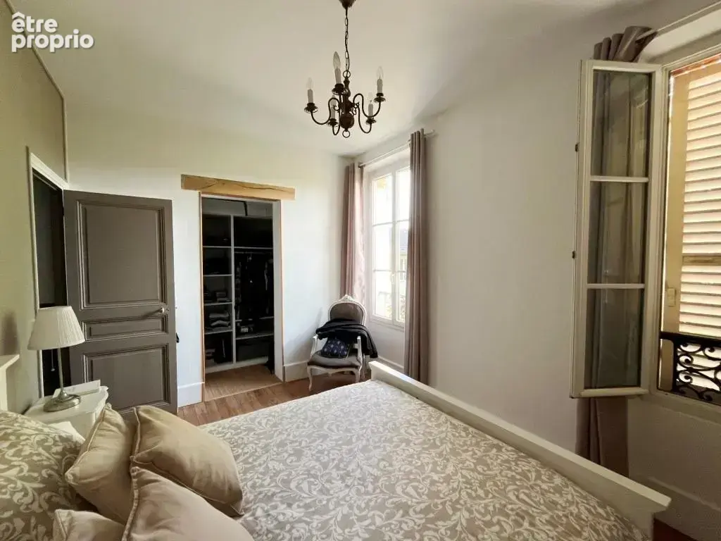 District de SENS, tout commerce à pied:  TRÈS JOLIE MAISON BOURGEOISE de 180 m2  son vaste salon et ses 4 cham - photo 11