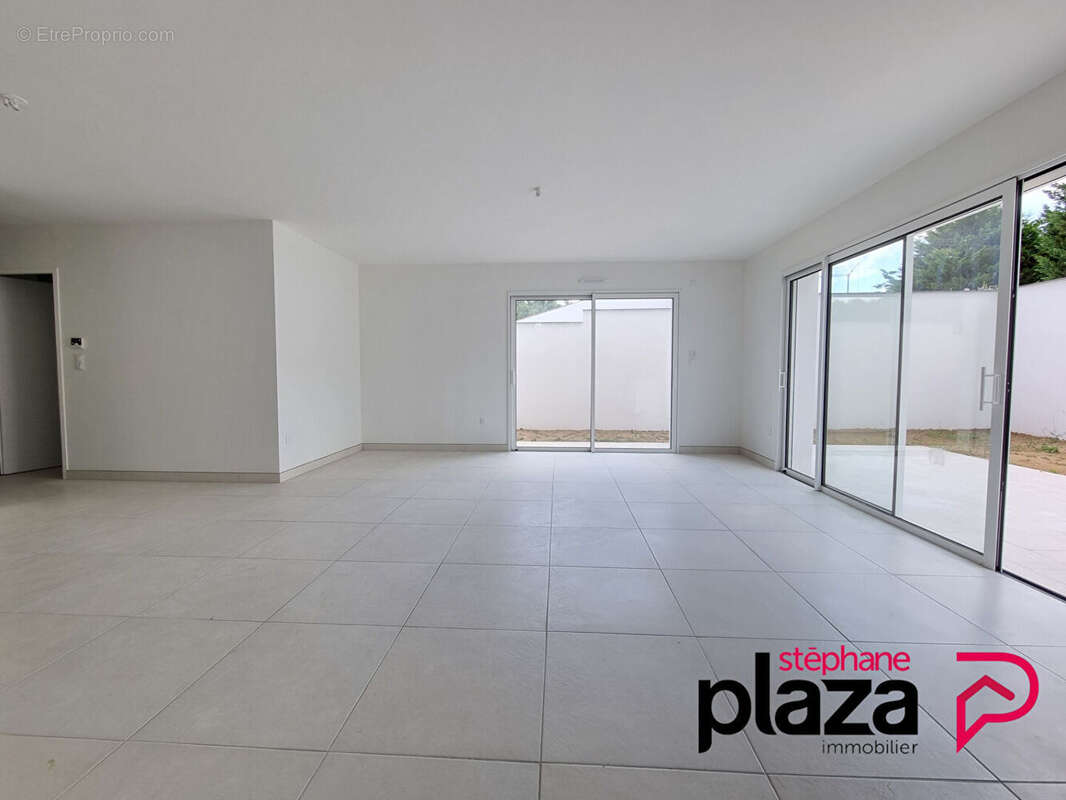 Maison à VAUX-SUR-MER