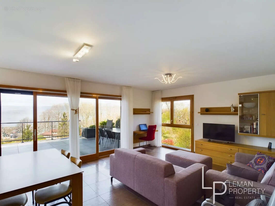Appartement T3 ? Vue lac, proche centre et embarcadère - photo 2
