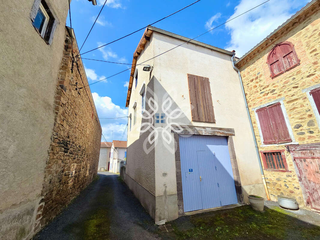 Maison à PAULHAGUET