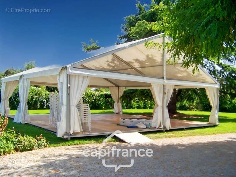 Commerce à SAINTE-LIVRADE-SUR-LOT