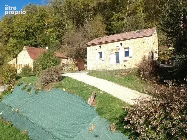 Superbe propriete en pierre comprenant deux maisons, piscine et dependances sur un  beau terrain - photo 6