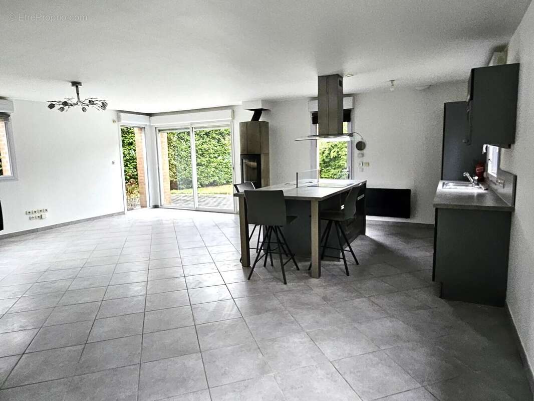 Maison à NEUVILLE-EN-FERRAIN