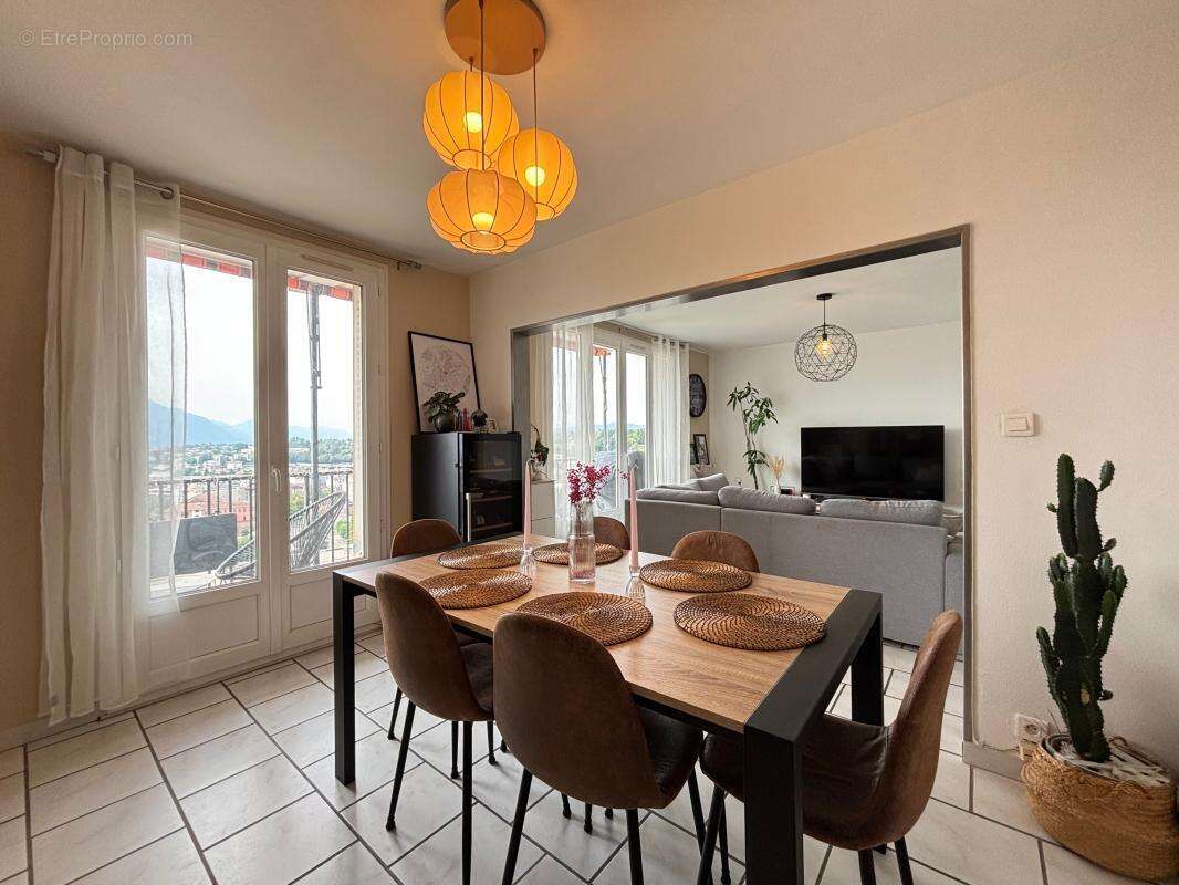 Appartement T4 de 75 avec balcon et cave - photo 3