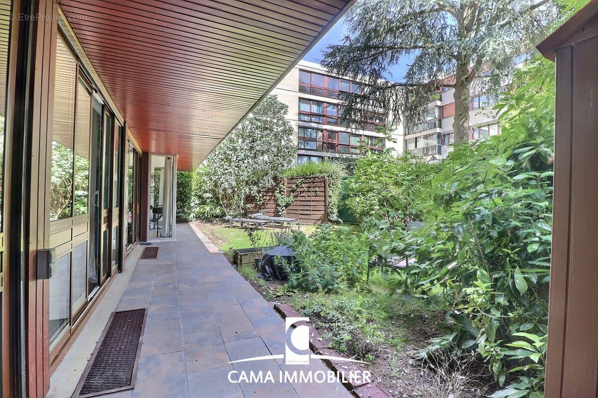 Appartement à FONTENAY-LE-FLEURY