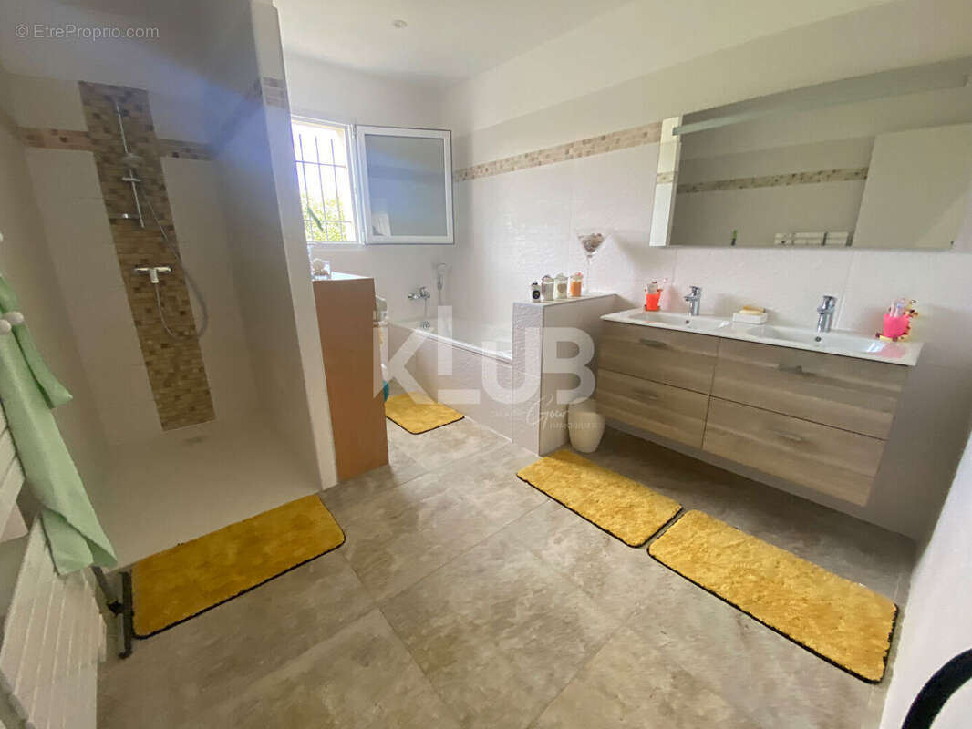 Maison à PRUNELLI-DI-FIUMORBO