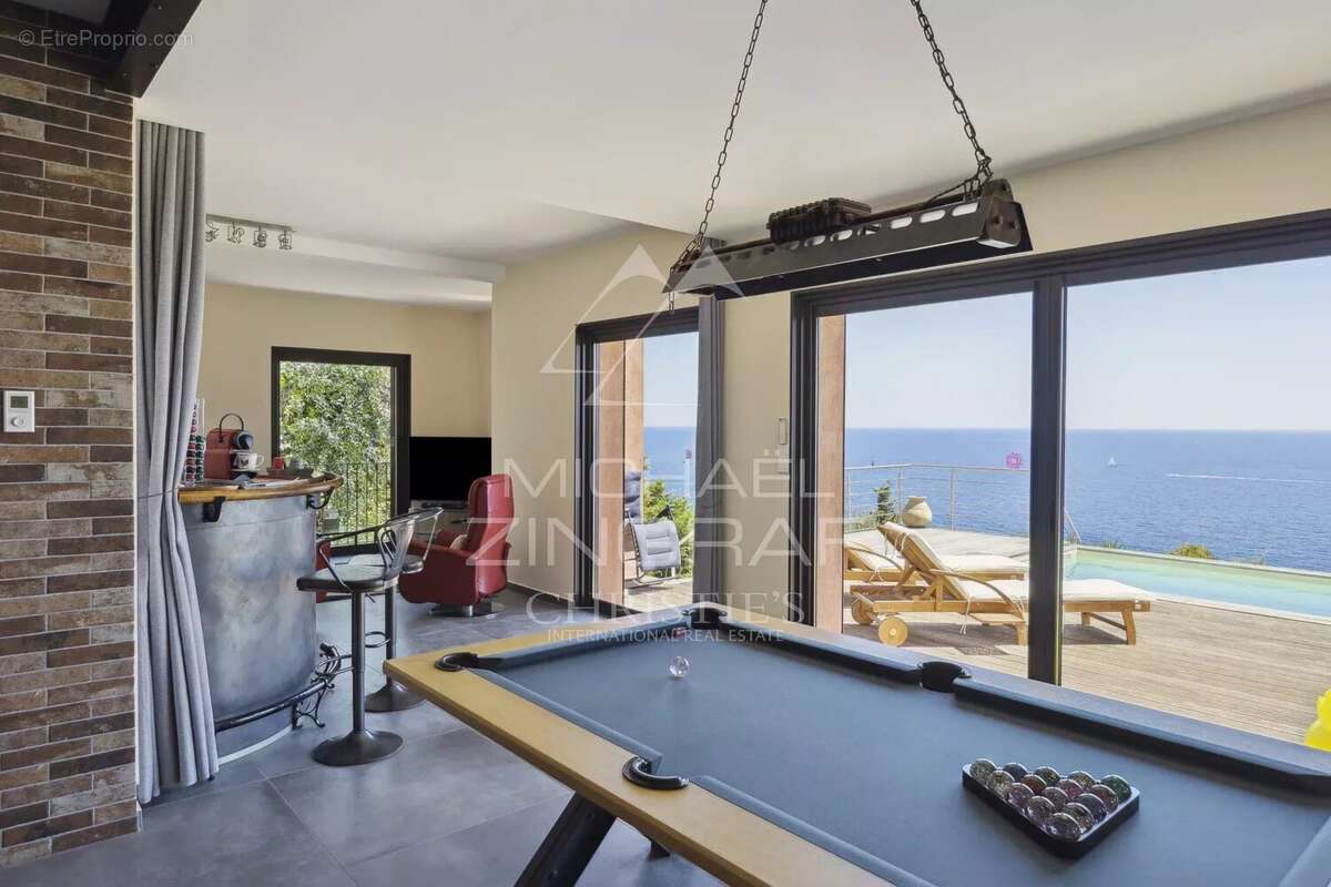Propriété rénovée avec vue mer imprenable - photo 4