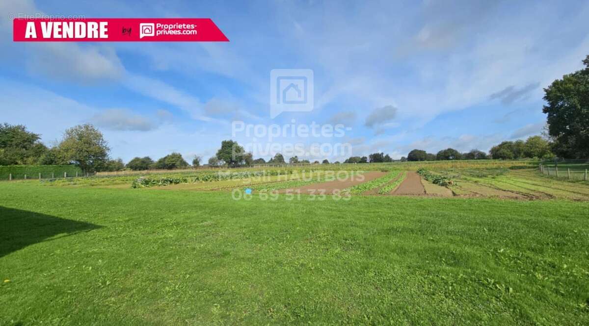 Maison à SAINT-HILAIRE-DU-HARCOUET