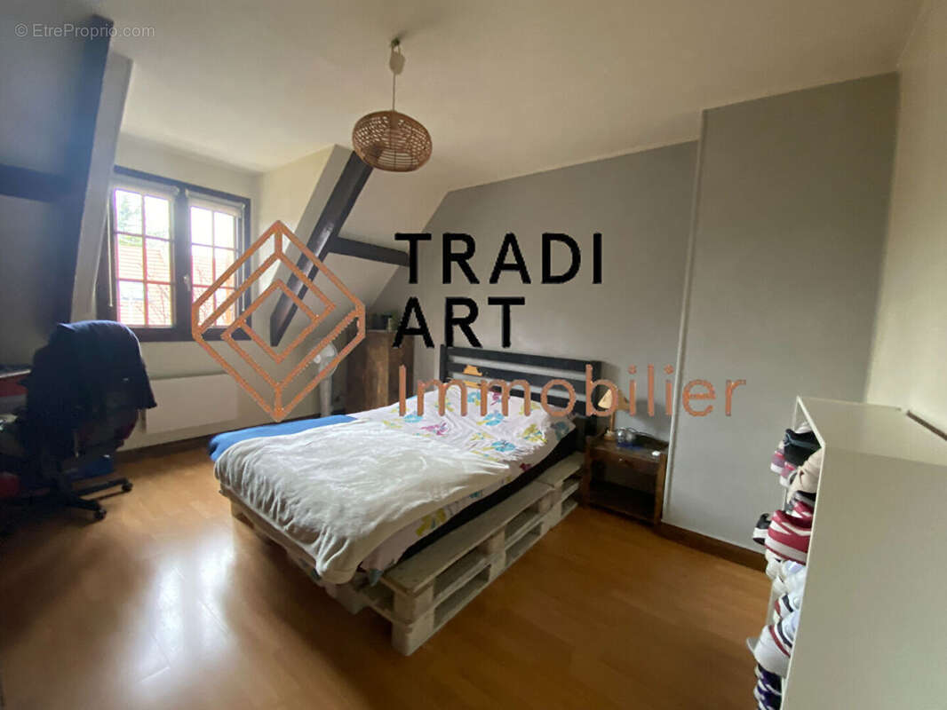 Maison à SAINTE-GENEVIEVE-DES-BOIS