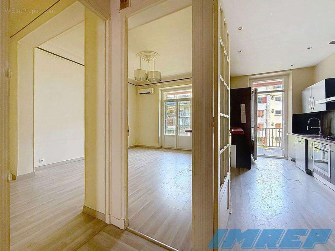 Appartement à MARSEILLE-4E