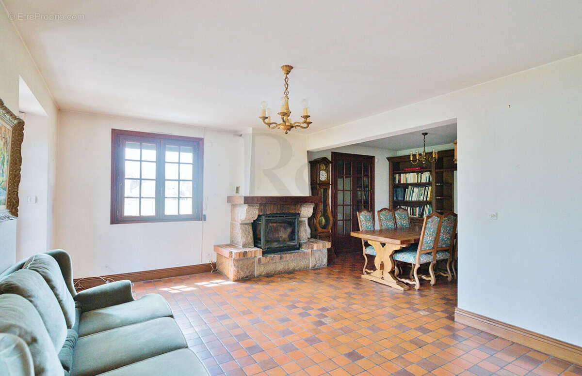 Maison à POINTEL