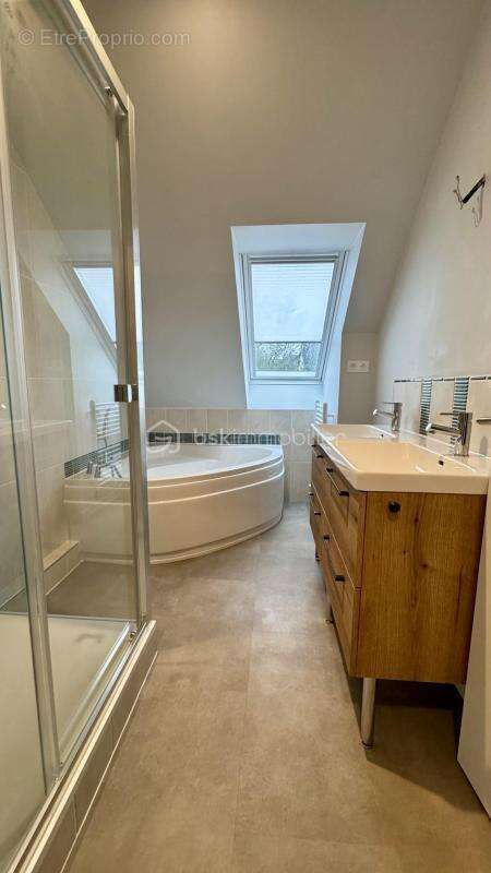 Très bel appartement T4 – 90 m² – Entièrement refait à neuf – Parking privé – PACÉ - photo 13
