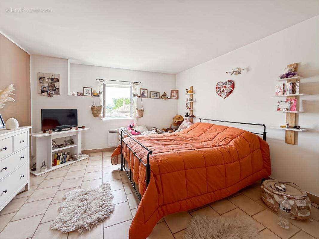 Maison à COURTHEZON