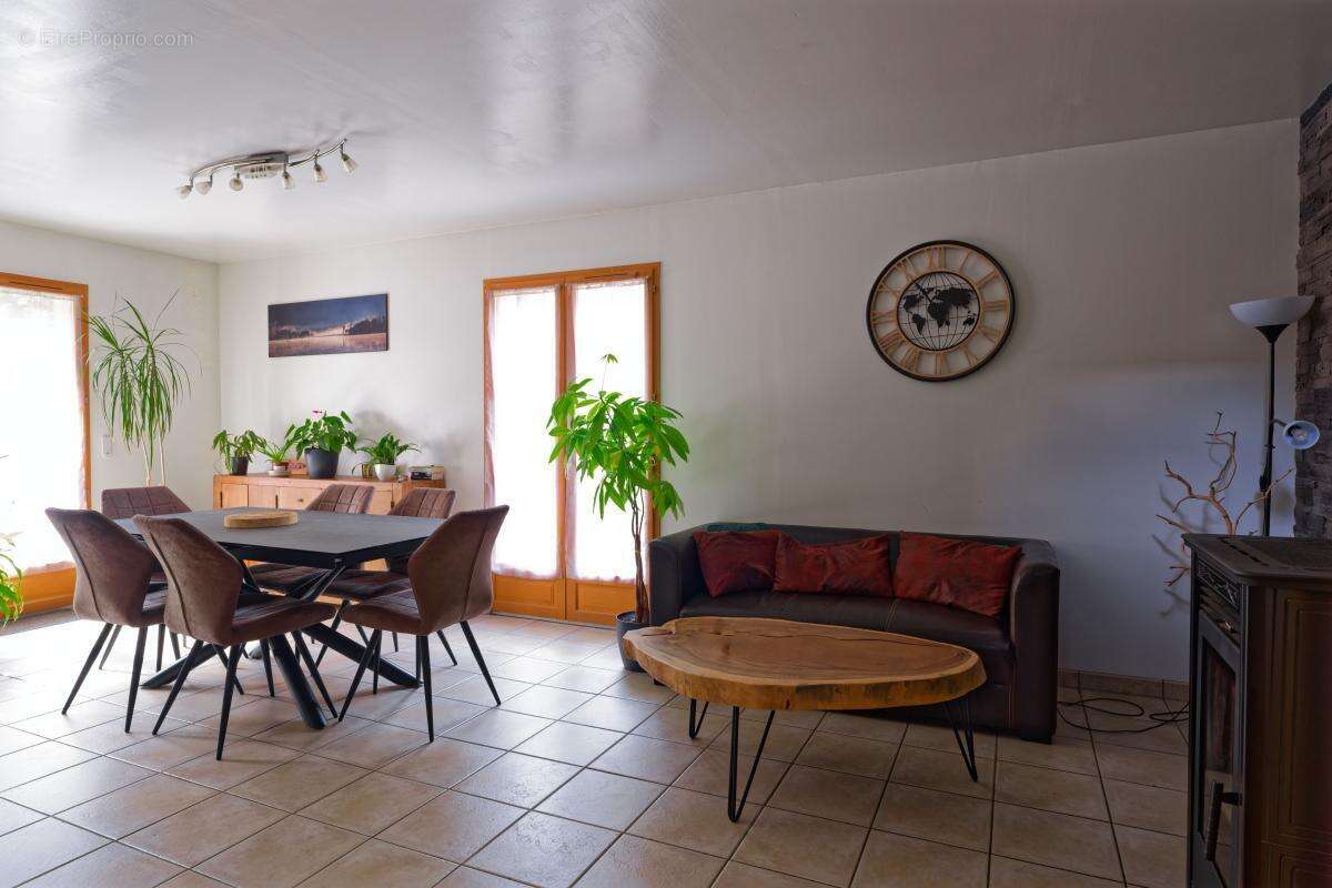 Maison à CUSY