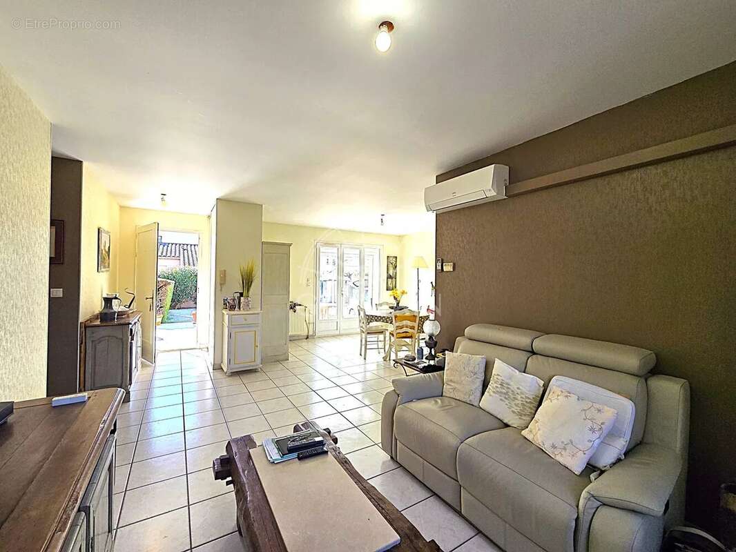 Maison à L'ISLE-SUR-LA-SORGUE