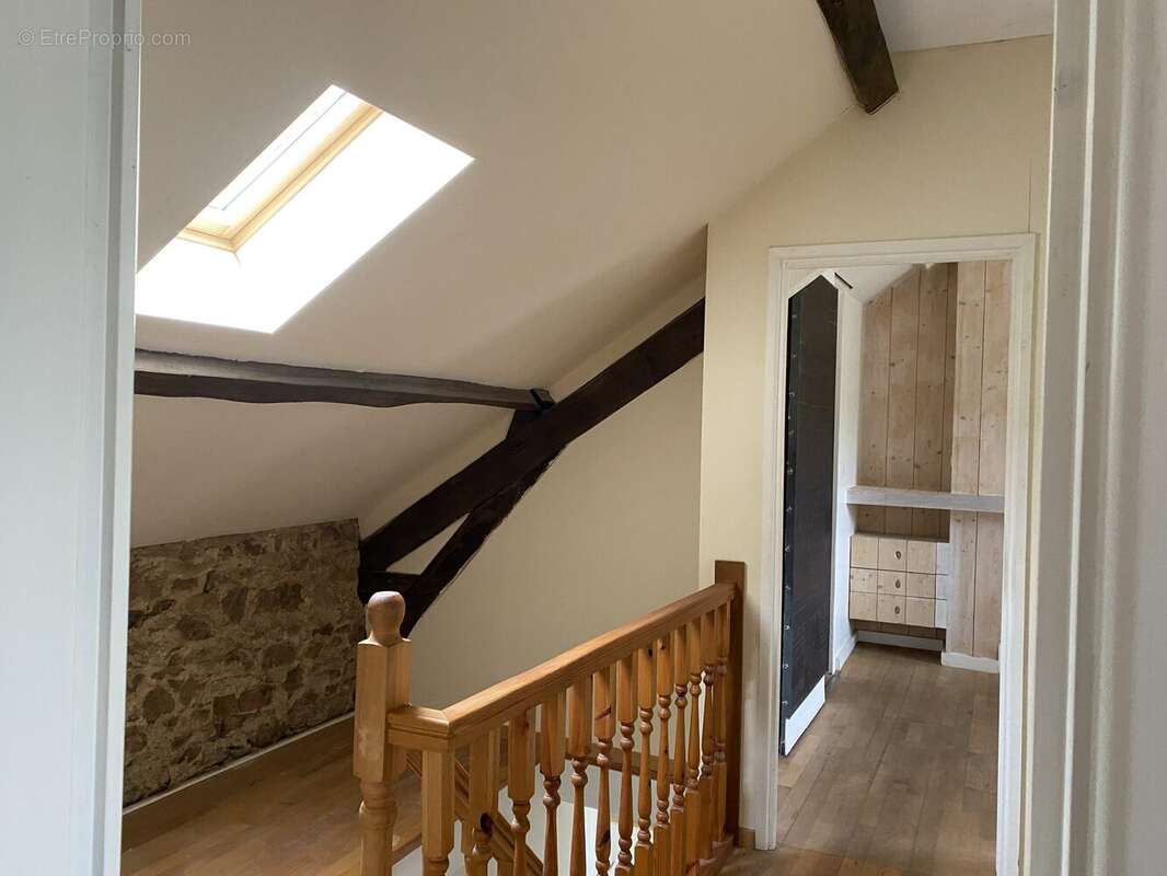Maison 212 m² à Chamberet  - photo 9