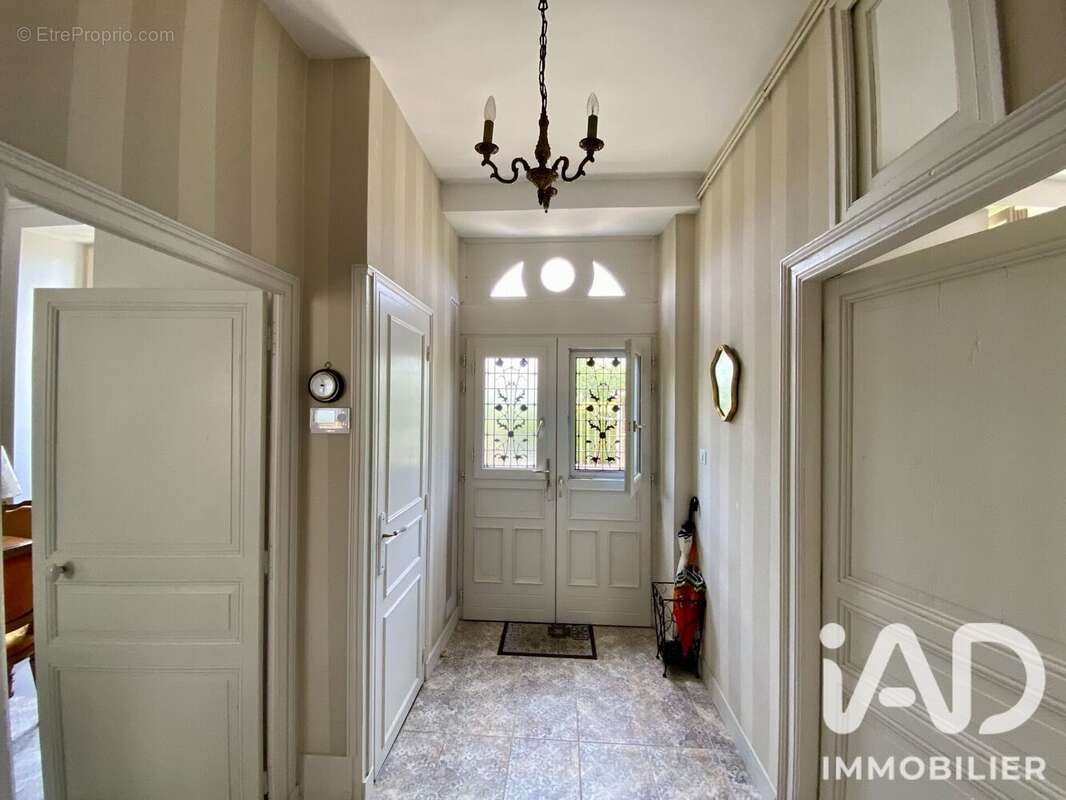 Maison 116 m² à Juillac  - photo 6
