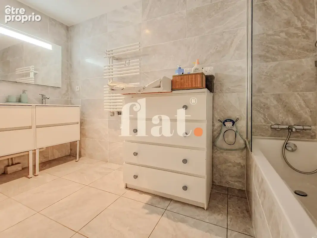 Appartement bords de sevres - 85 m2 - trois chambres - vaste terrasse - garage en sous-sol - photo 14