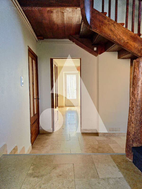 Maison Traditionnelle de caractère, 214m², 8 pièces, 5 chambres. - photo 12