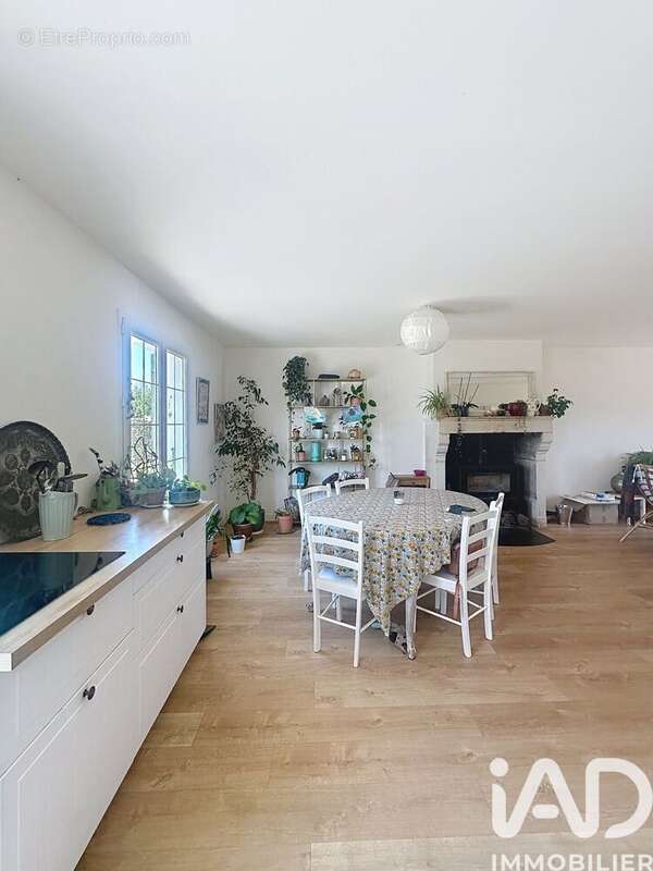 Photo 4 - Maison à VERINES