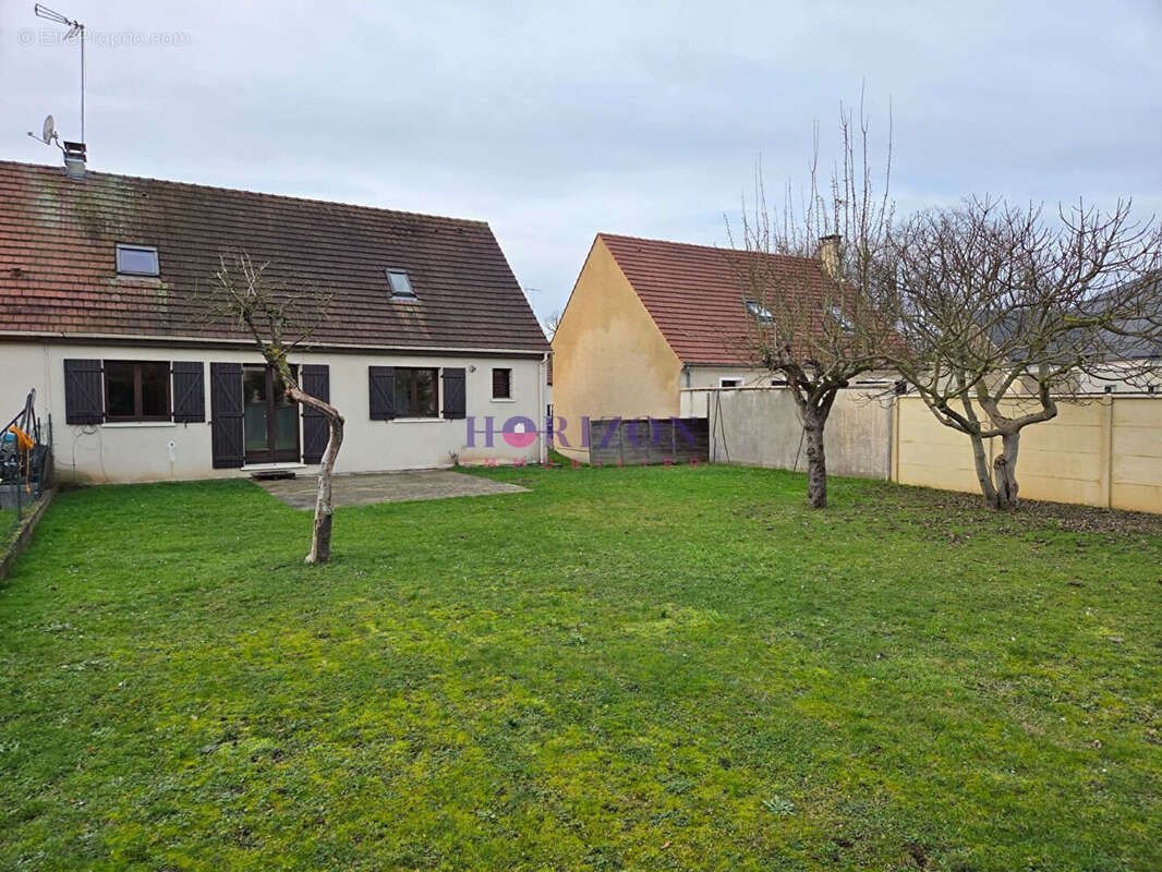 Maison à LA CHAPELLE-EN-SERVAL