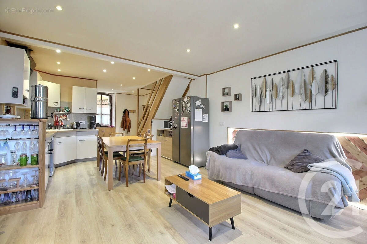 Maison à LYAUD