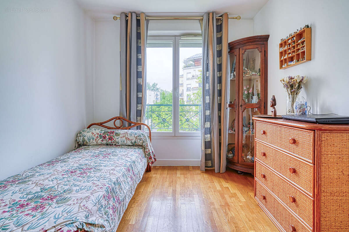 Appartement à LE PLESSIS-ROBINSON
