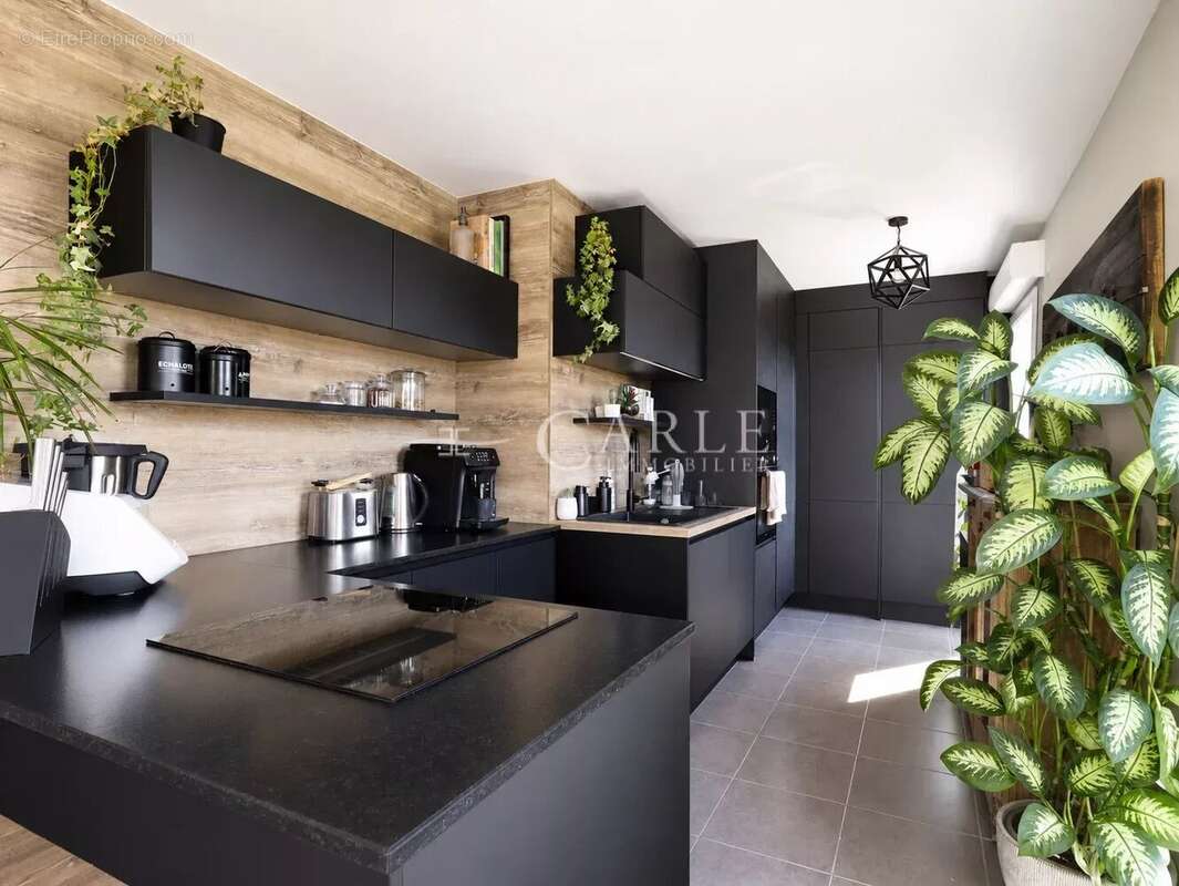 Appartement à DECINES-CHARPIEU