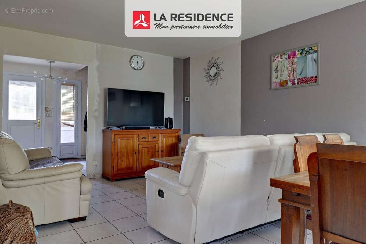 Maison à IVRY-LA-BATAILLE