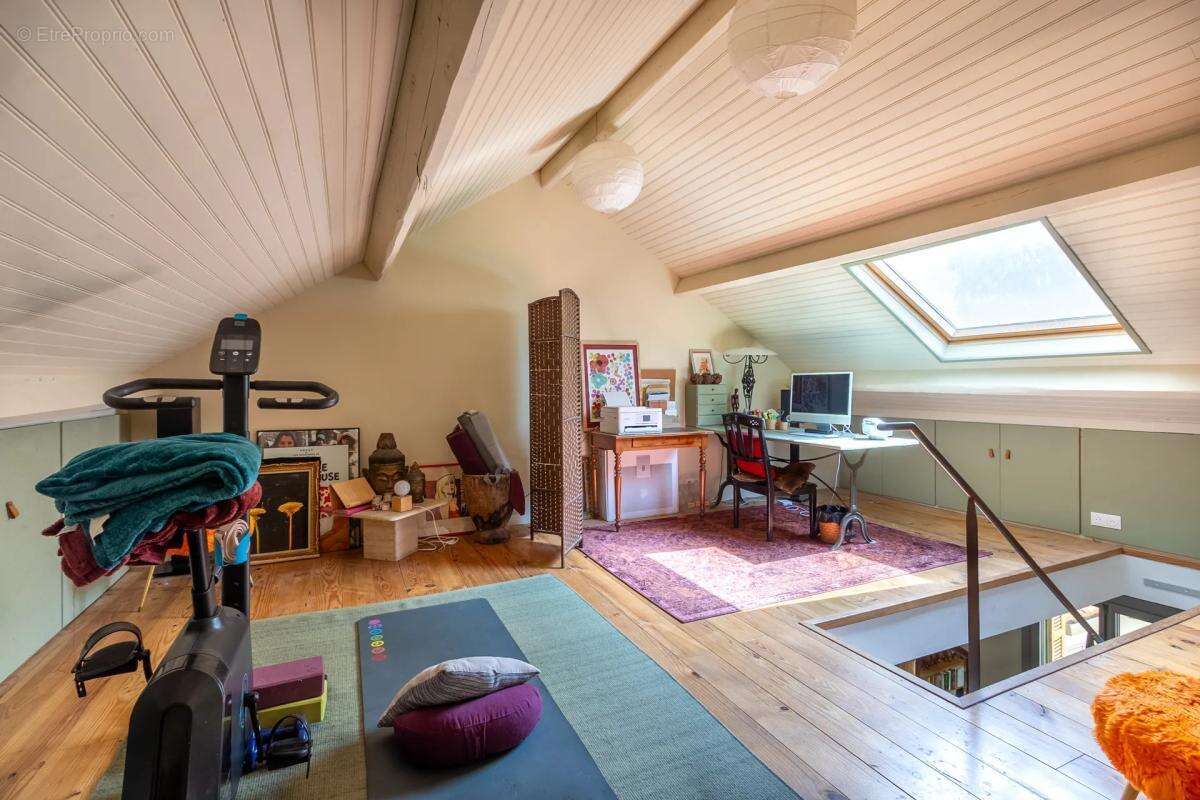 Maison de plain-pied de 84,47 m² avec combles aménagés et jardin - photo 9