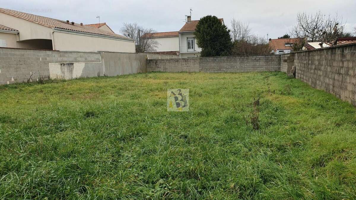 Terrain à ANGOULEME