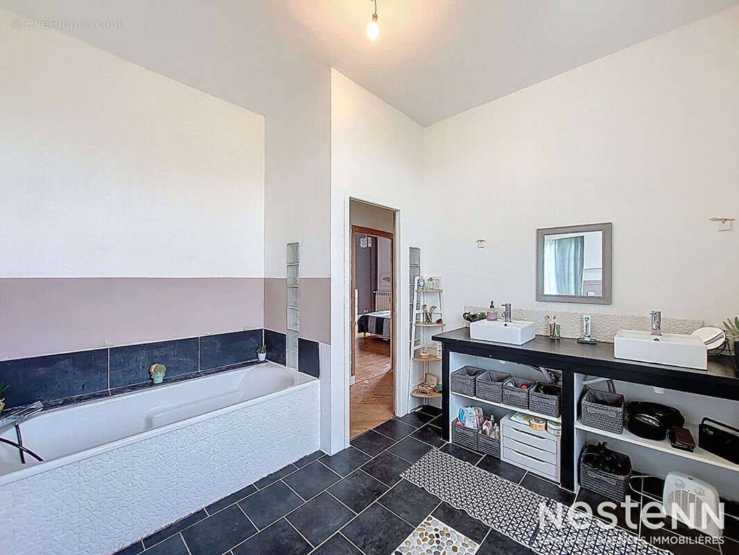 Maison à CASTELNAU-D&#039;AUZAN