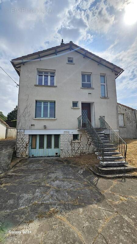 Maison à BESSINES